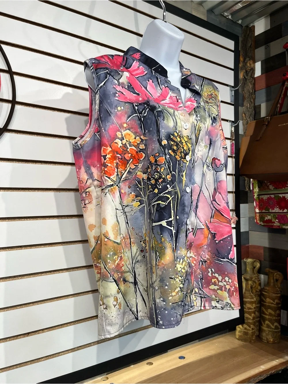 Sleeveless button-down blouse size XL - Picture 3 of 7